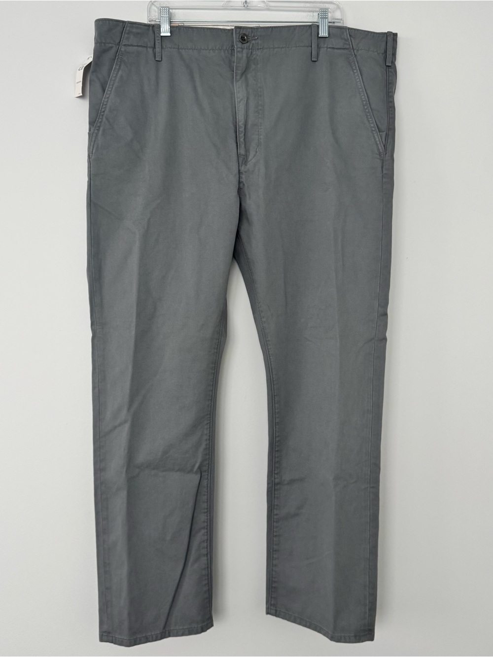 NWT Levi's Chino Pants Mens 42x30 Regular Fit Tapered Leg Olive Gray Flat Front - Picture 1 of 8